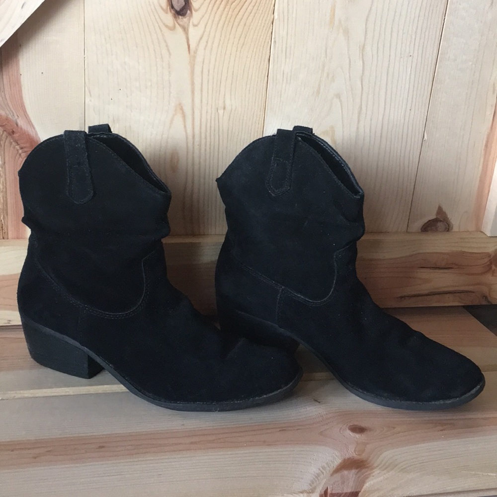 Black suede boots